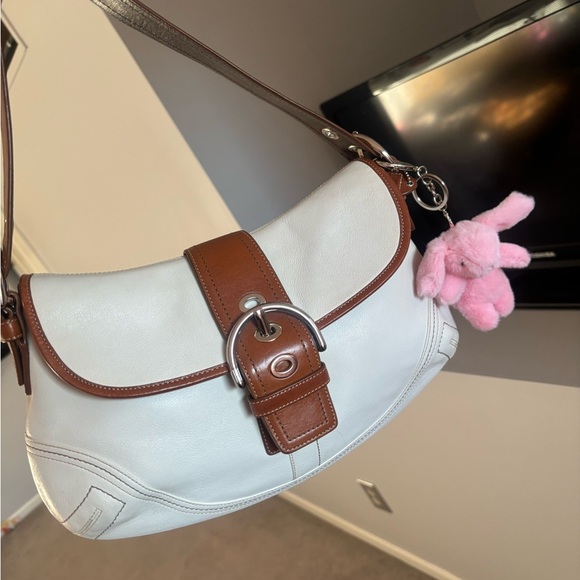 Vintage white coach soho large bag.